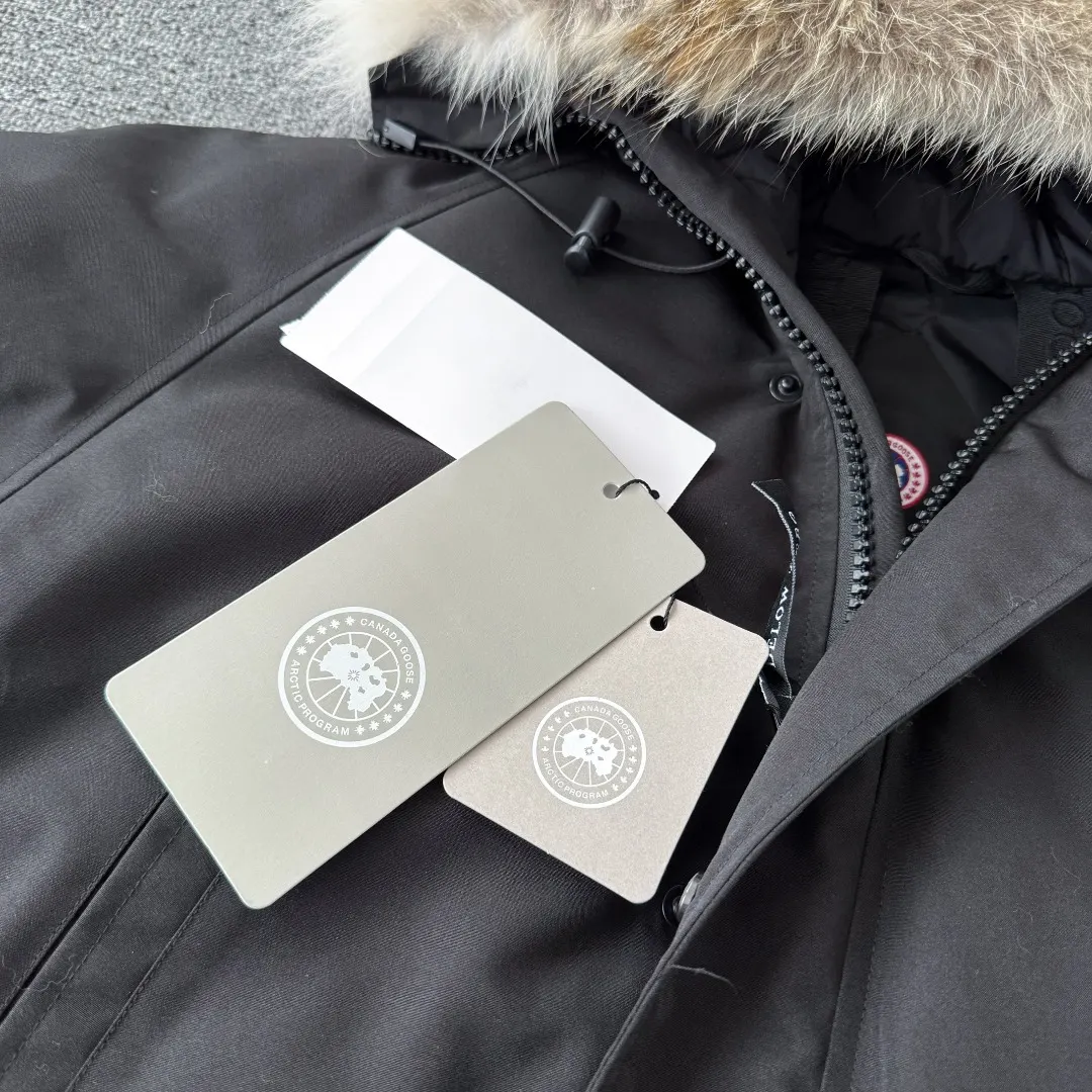 Chilliwack Fur-Trimmed Bomber Down Jacket D42024712 — view 4