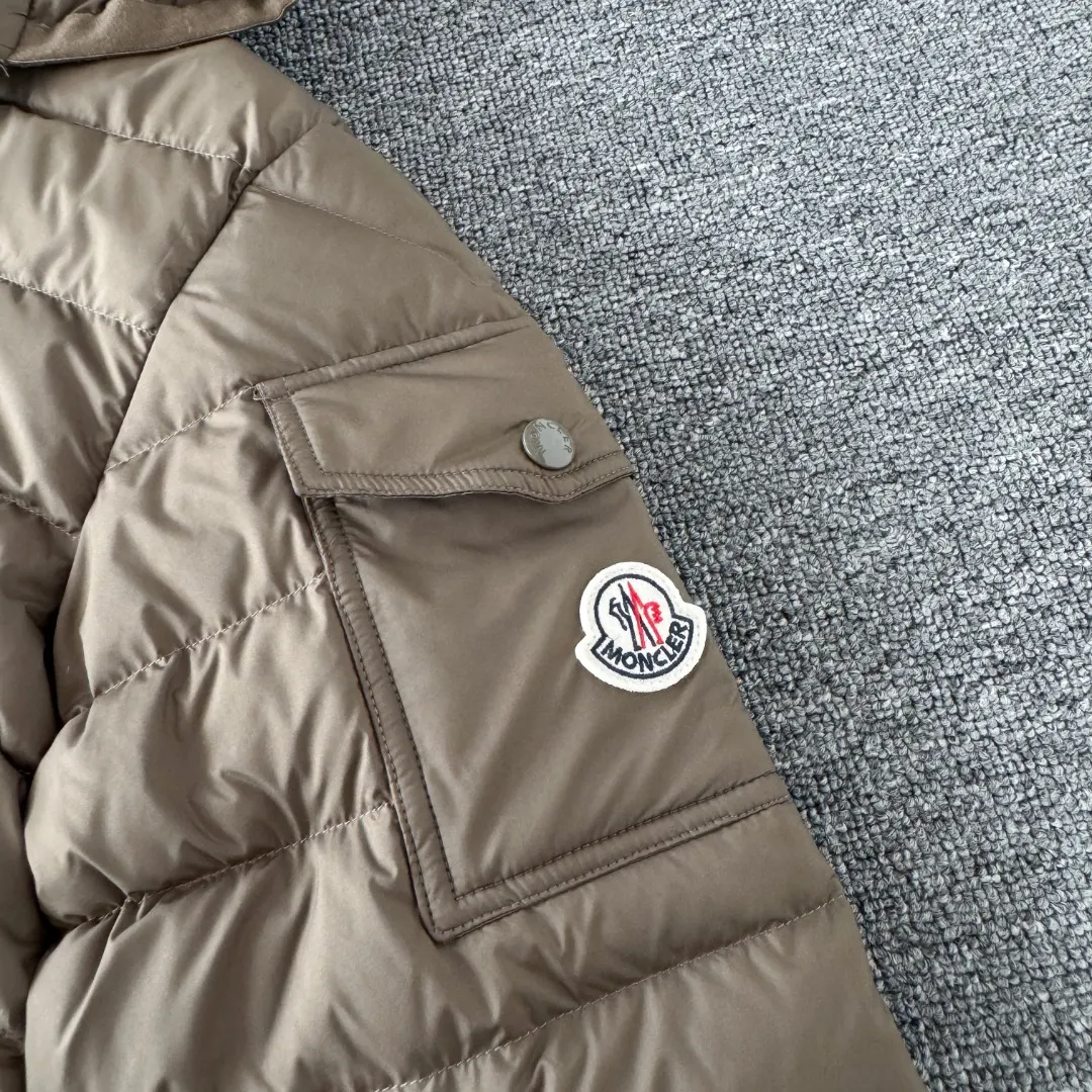 Hooded Lightweight Quilted Down Jacket D42024719 — view 5