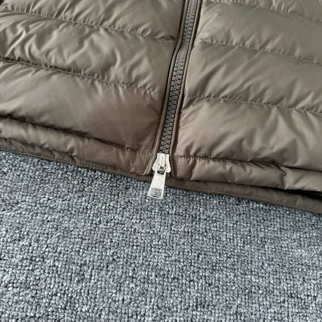 Hooded Lightweight Quilted Down Jacket D42024719 — view 7