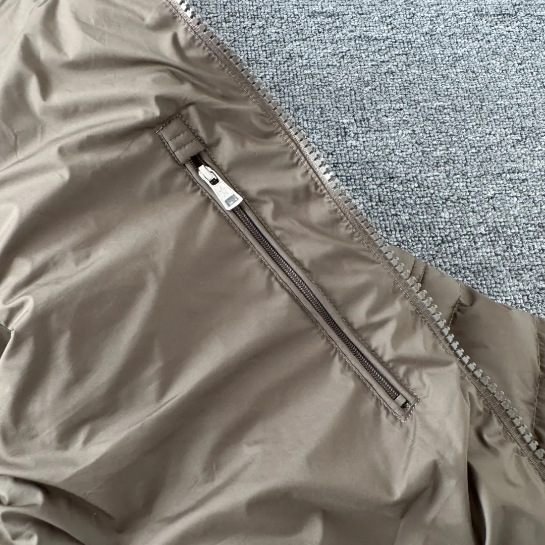 Hooded Lightweight Quilted Down Jacket D42024719 — view 11
