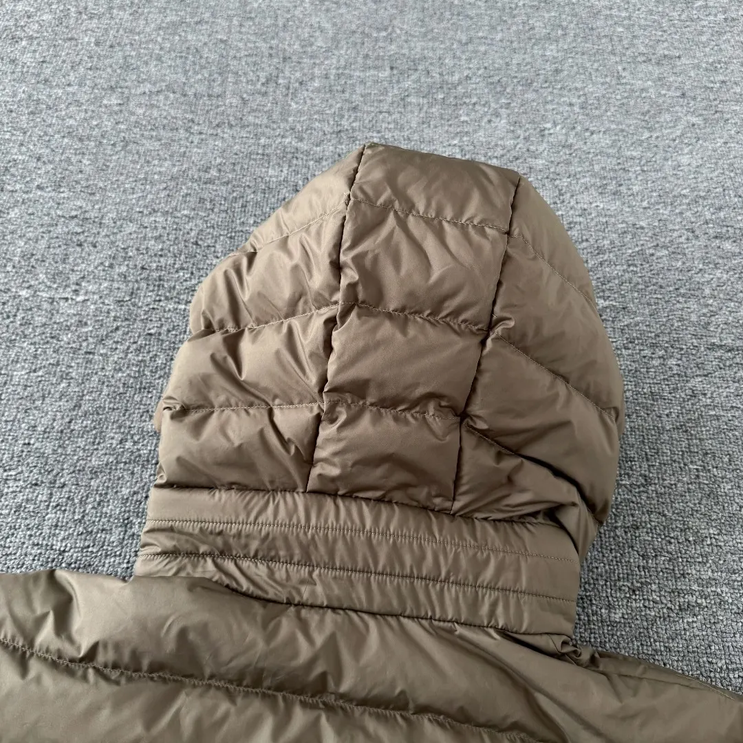 Hooded Lightweight Quilted Down Jacket D42024719 — view 13