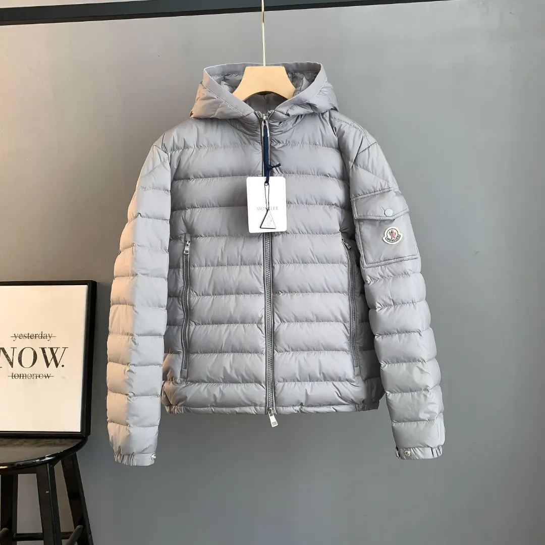 Lightweight Quilted Down Hooded Jacket D42024718