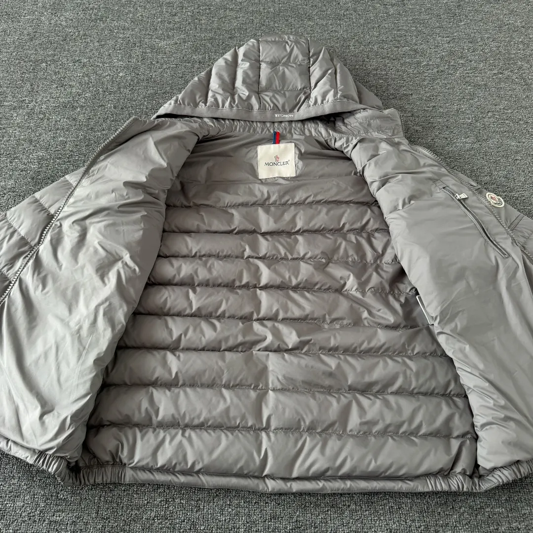 Lightweight Quilted Down Hooded Jacket D42024718 — view 8