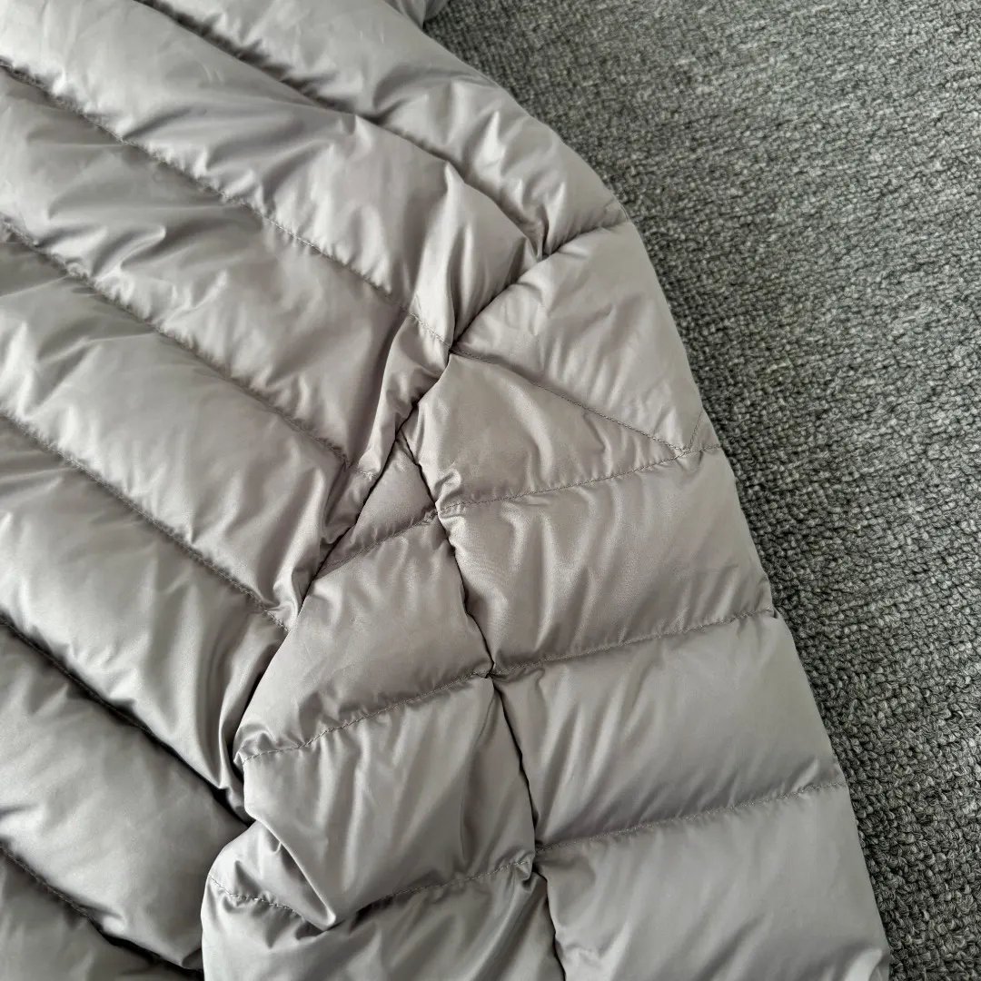 Lightweight Quilted Down Hooded Jacket D42024718 — view 14