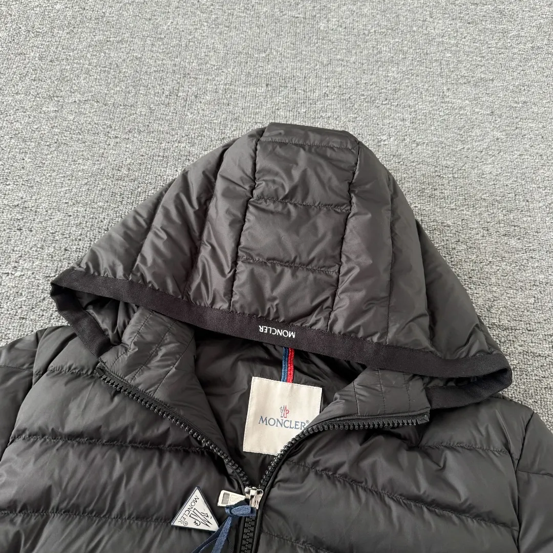 Hooded Lightweight Quilted Down Jacket D42024717 — view 3