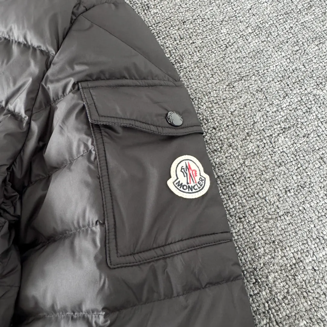 Hooded Lightweight Quilted Down Jacket D42024717 — view 9
