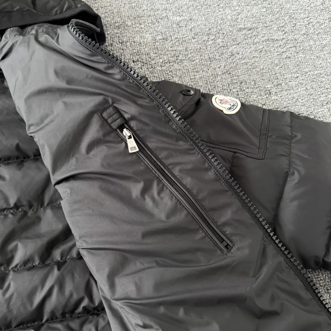 Hooded Lightweight Quilted Down Jacket D42024717 — view 11
