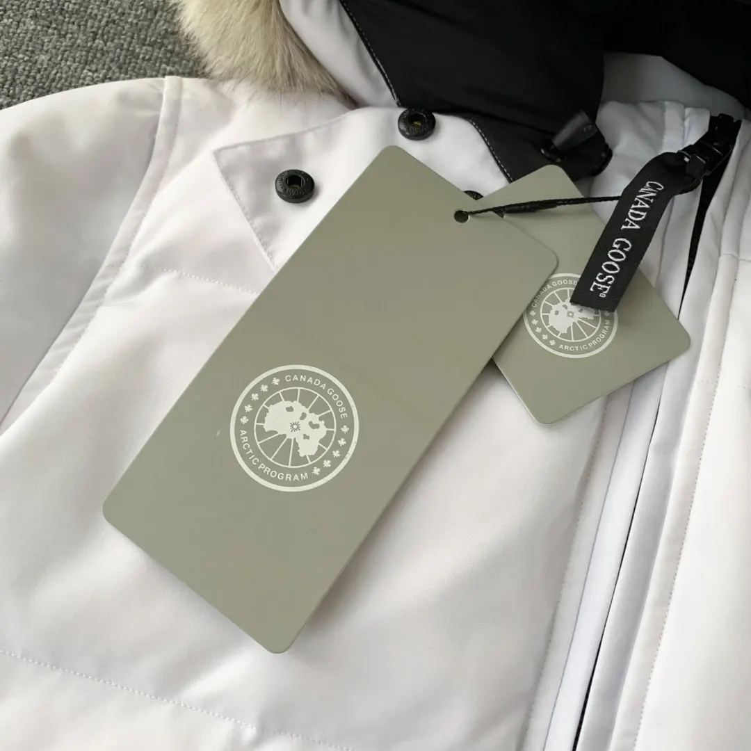 Fur-Trimmed Down-Filled Puffer Jacket D43024705 — view 4