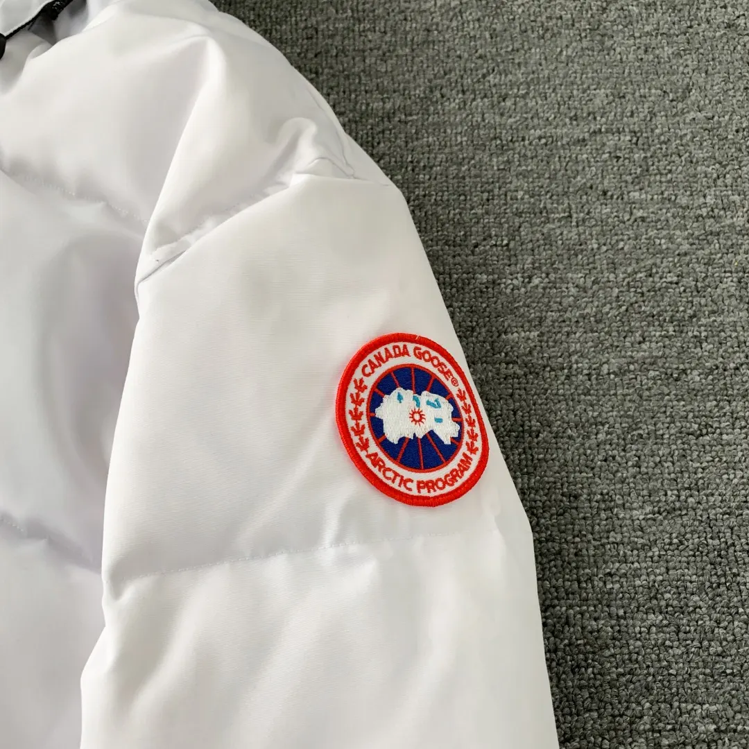 Fur-Trimmed Down-Filled Puffer Jacket D43024705 — view 6