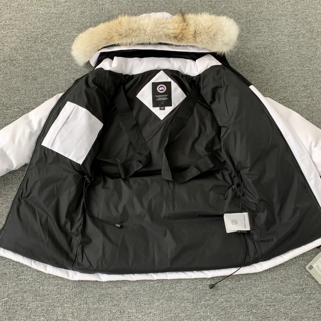 Fur-Trimmed Down-Filled Puffer Jacket D43024705 — view 9