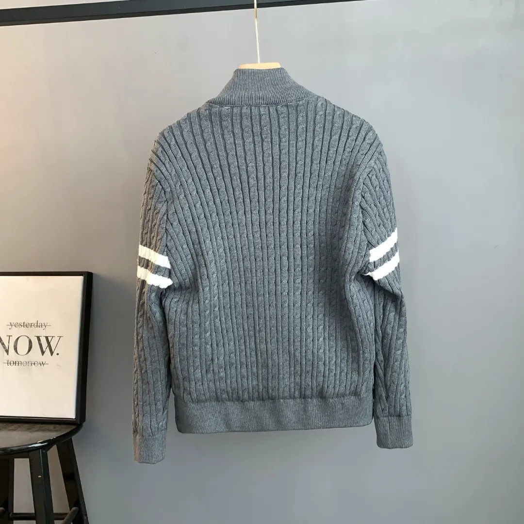 Wool-Panelled Down-Filled Cardigan Jacket D43024714 — view 2