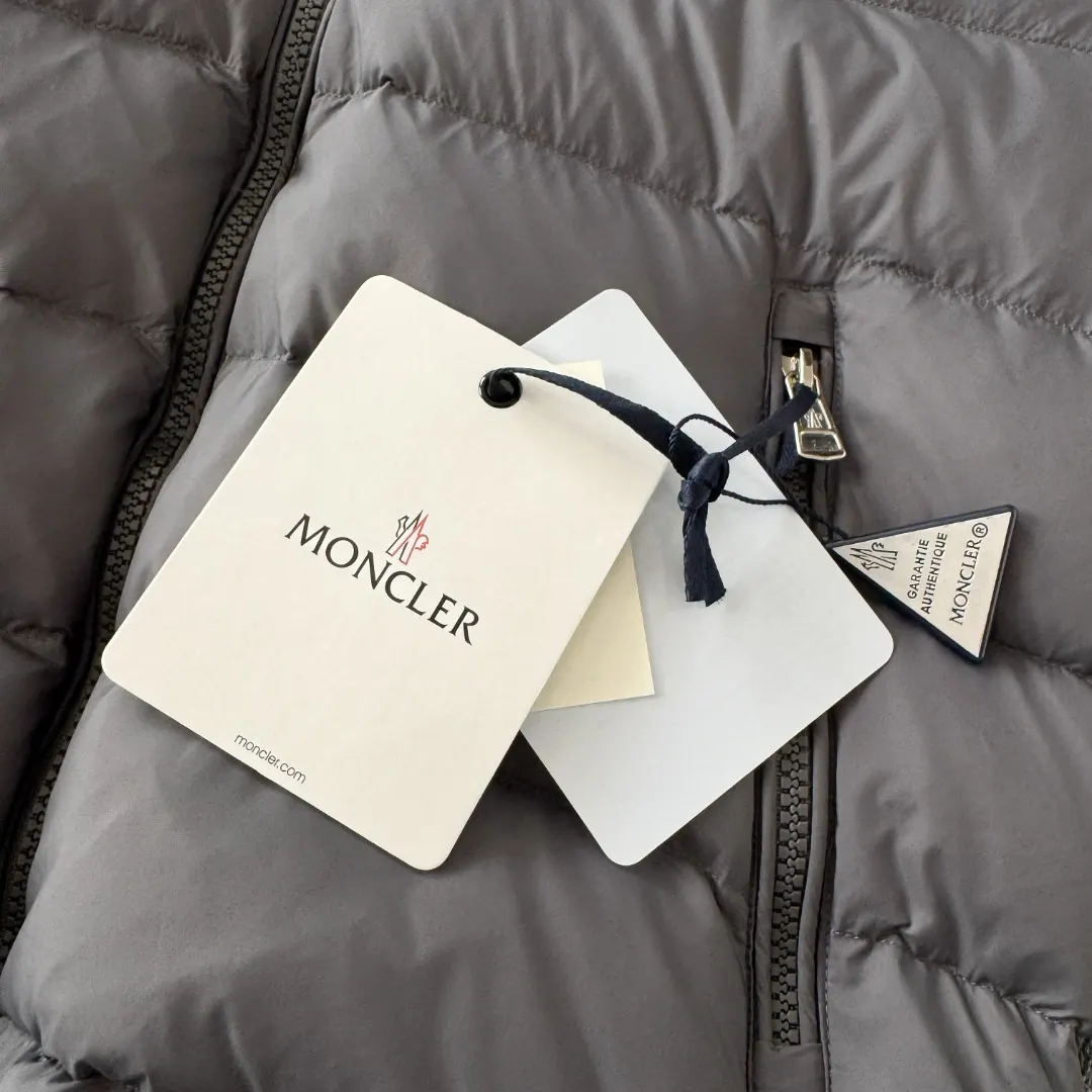 Wool-Panelled Down-Filled Cardigan Jacket D43024714 — view 5