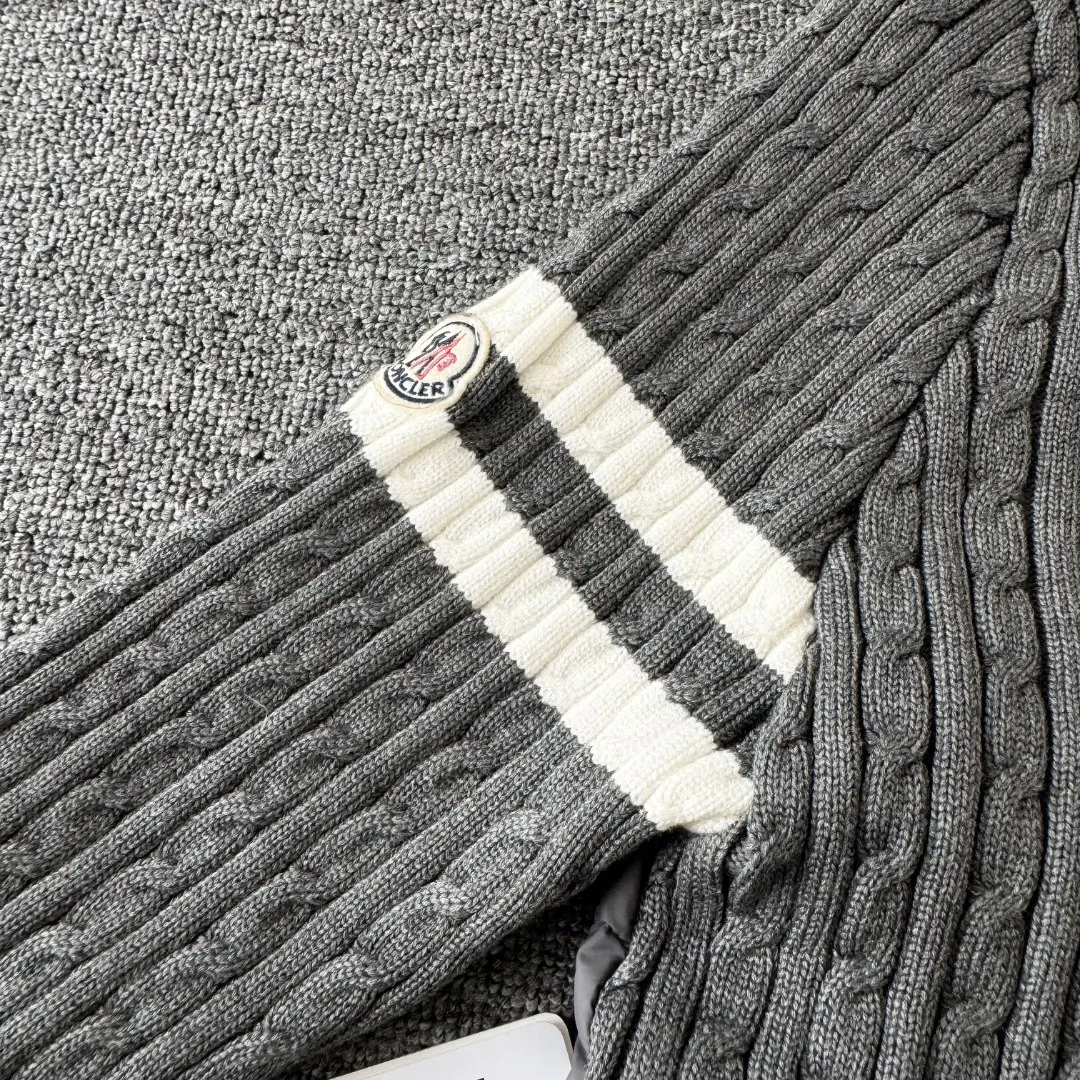 Wool-Panelled Down-Filled Cardigan Jacket D43024714 — view 12