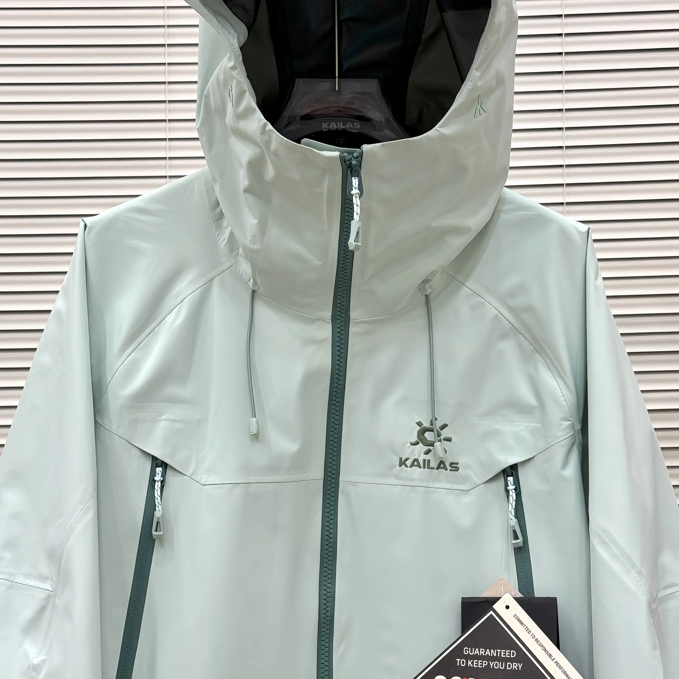MONT-X GORE-TEX 3L Hardshell Jacket D44023993 — view 2