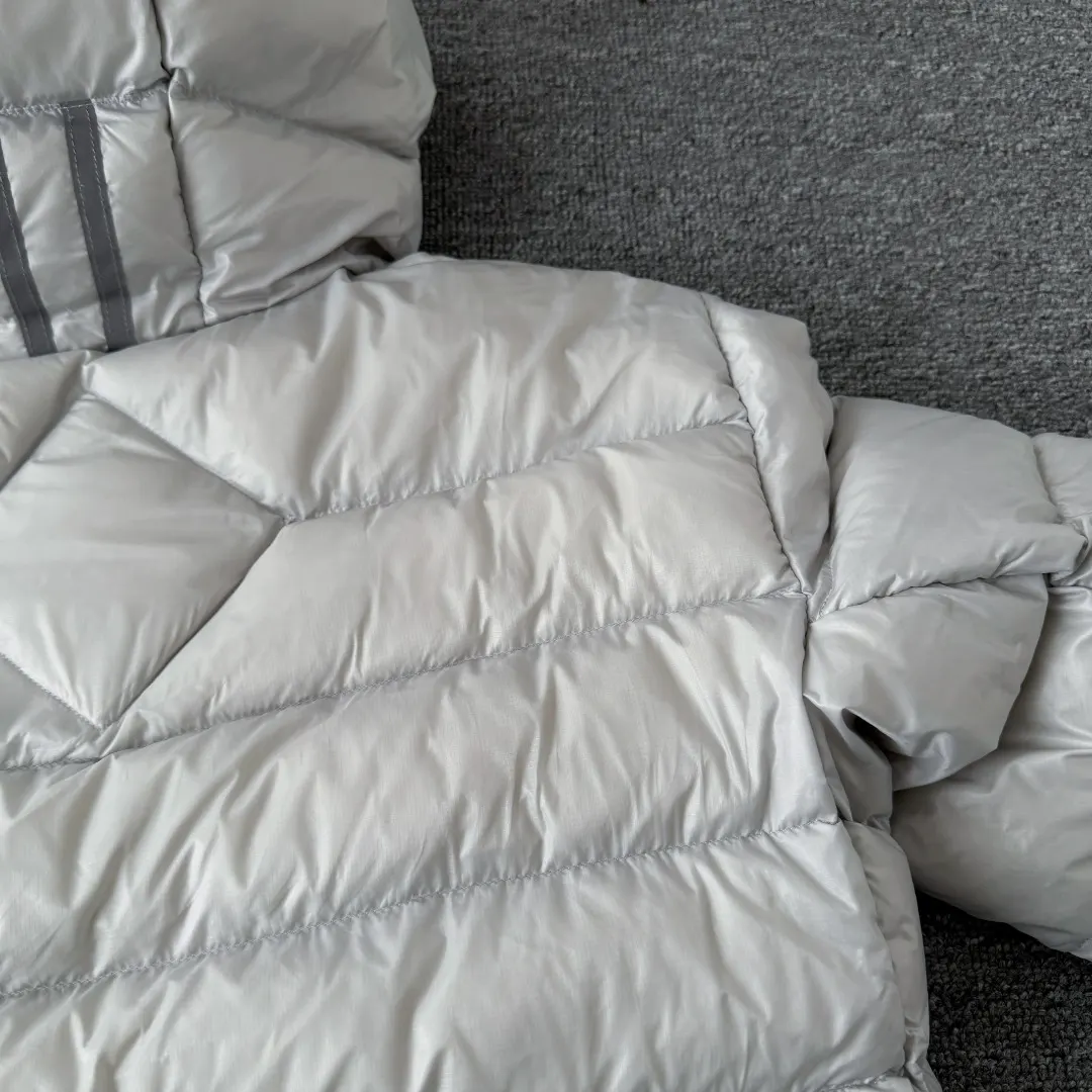 Canada Goose Lightweight Hooded Down Jacket D44024834 — view 14