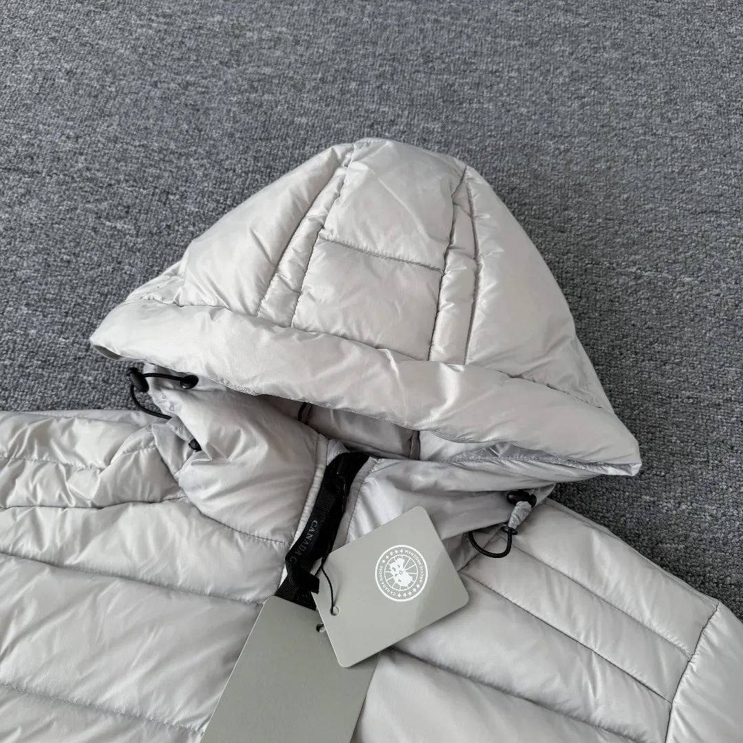 Lodge Lightweight Hooded Down Jacket D44024835 — view 3
