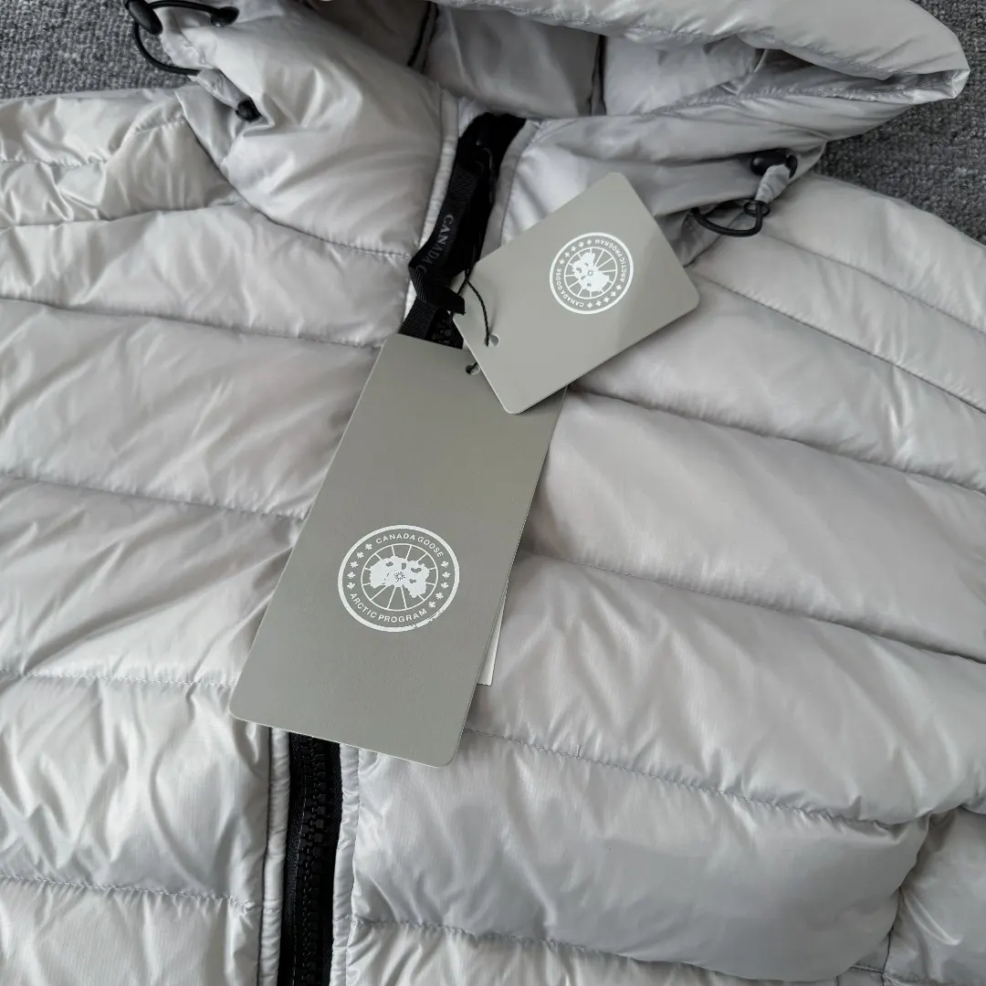 Lodge Lightweight Hooded Down Jacket D44024835 — view 4