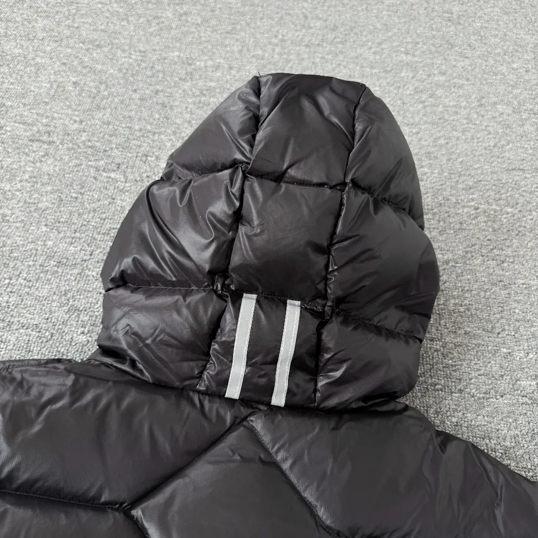 Crofton Lightweight Hooded Puffer Jacket D44024833 — view 13