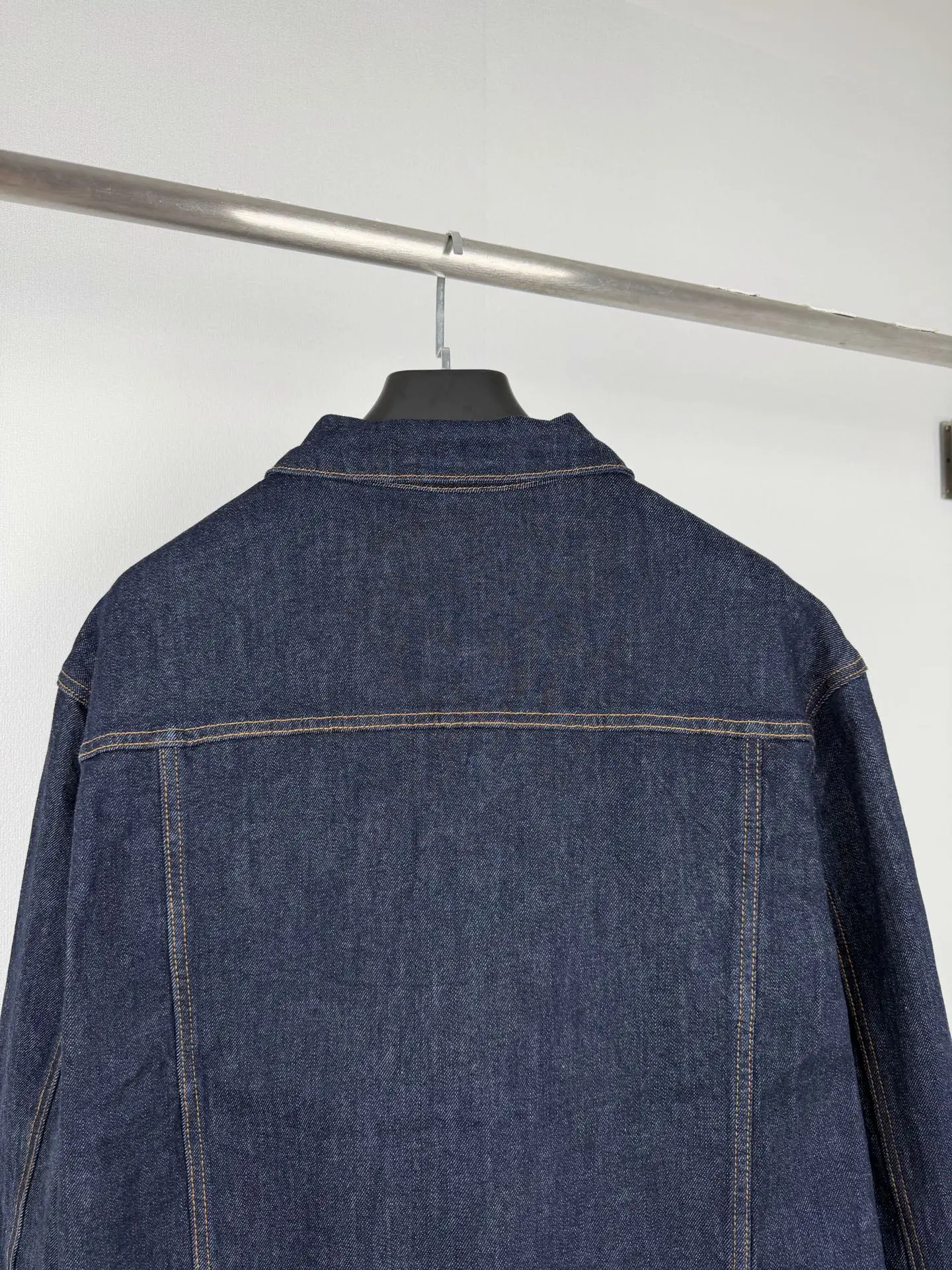 Oblique Lining Denim Trucker Jacket D44021388 — view 4