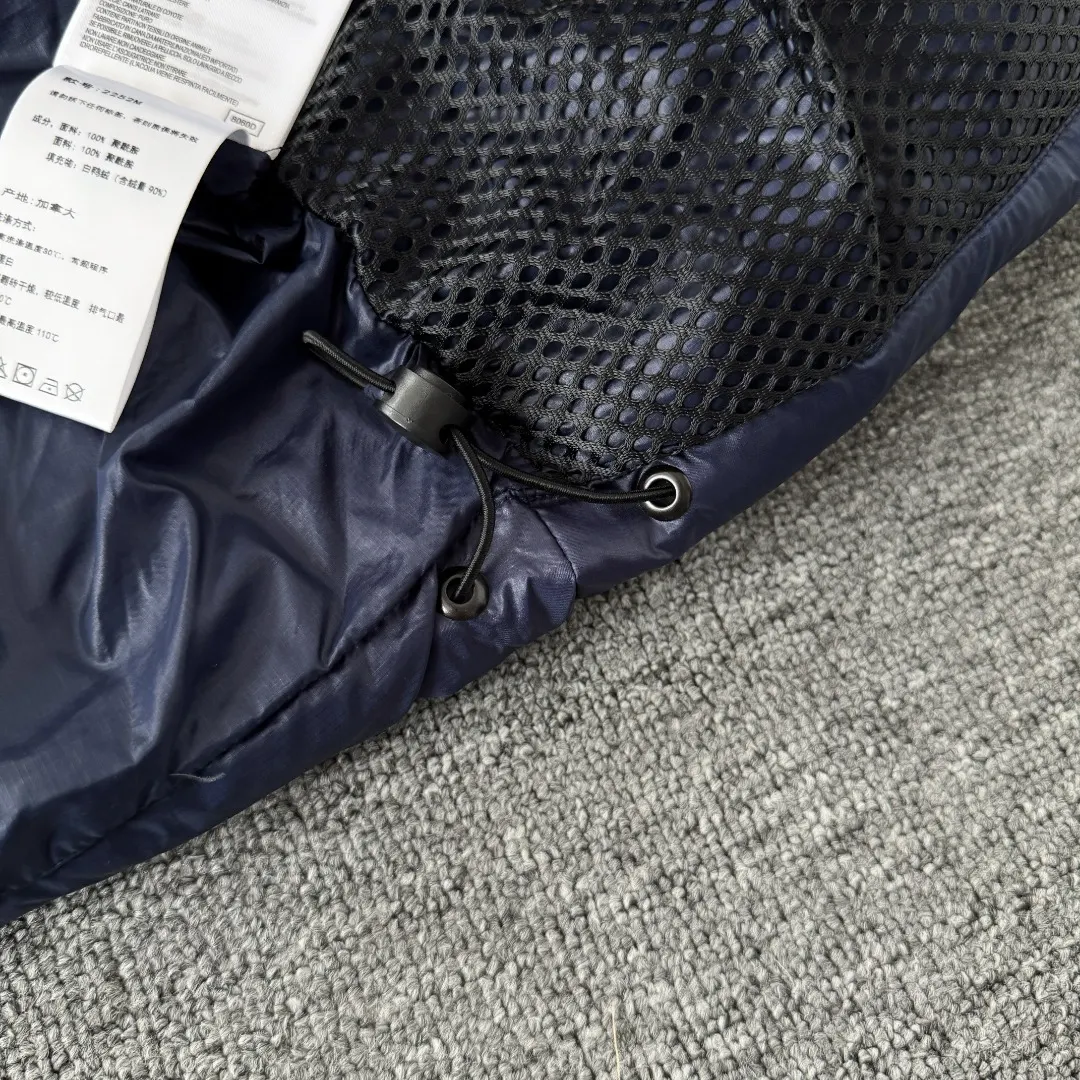 Crofton Hooded Down Puffer Jacket D45024842 — view 10