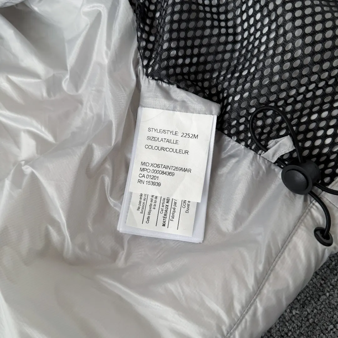 Crofton Hooded Down Puffer Jacket D45024845 — view 10
