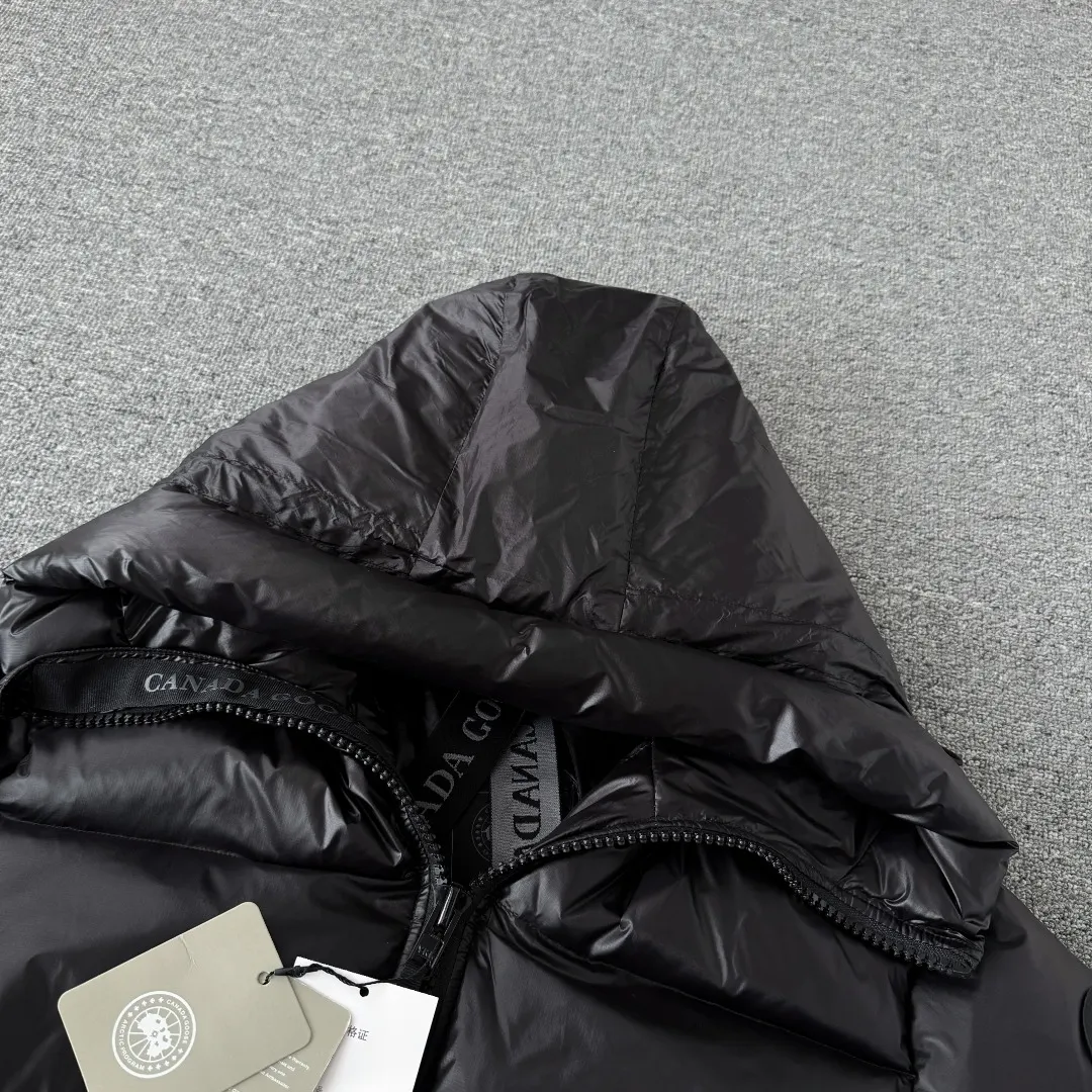 Crofton Hooded Down Puffer Jacket D45024844 — view 3