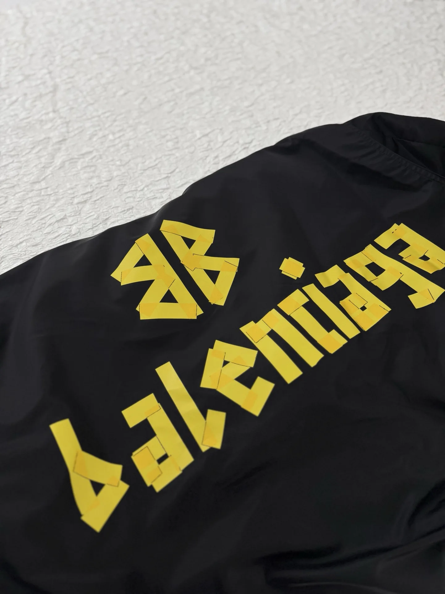 Tape Print Hooded Bomber Jacket D46021254 — view 4