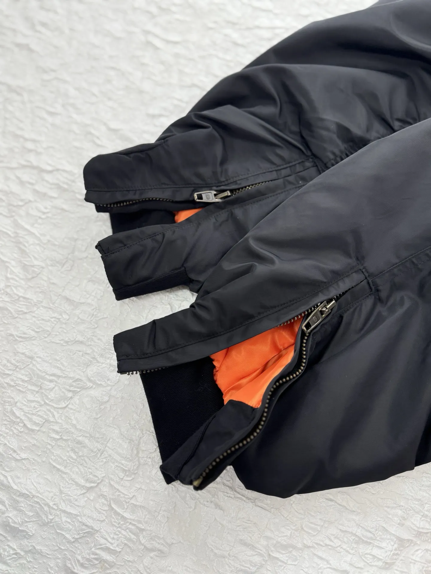 Tape Print Hooded Bomber Jacket D46021254 — view 5