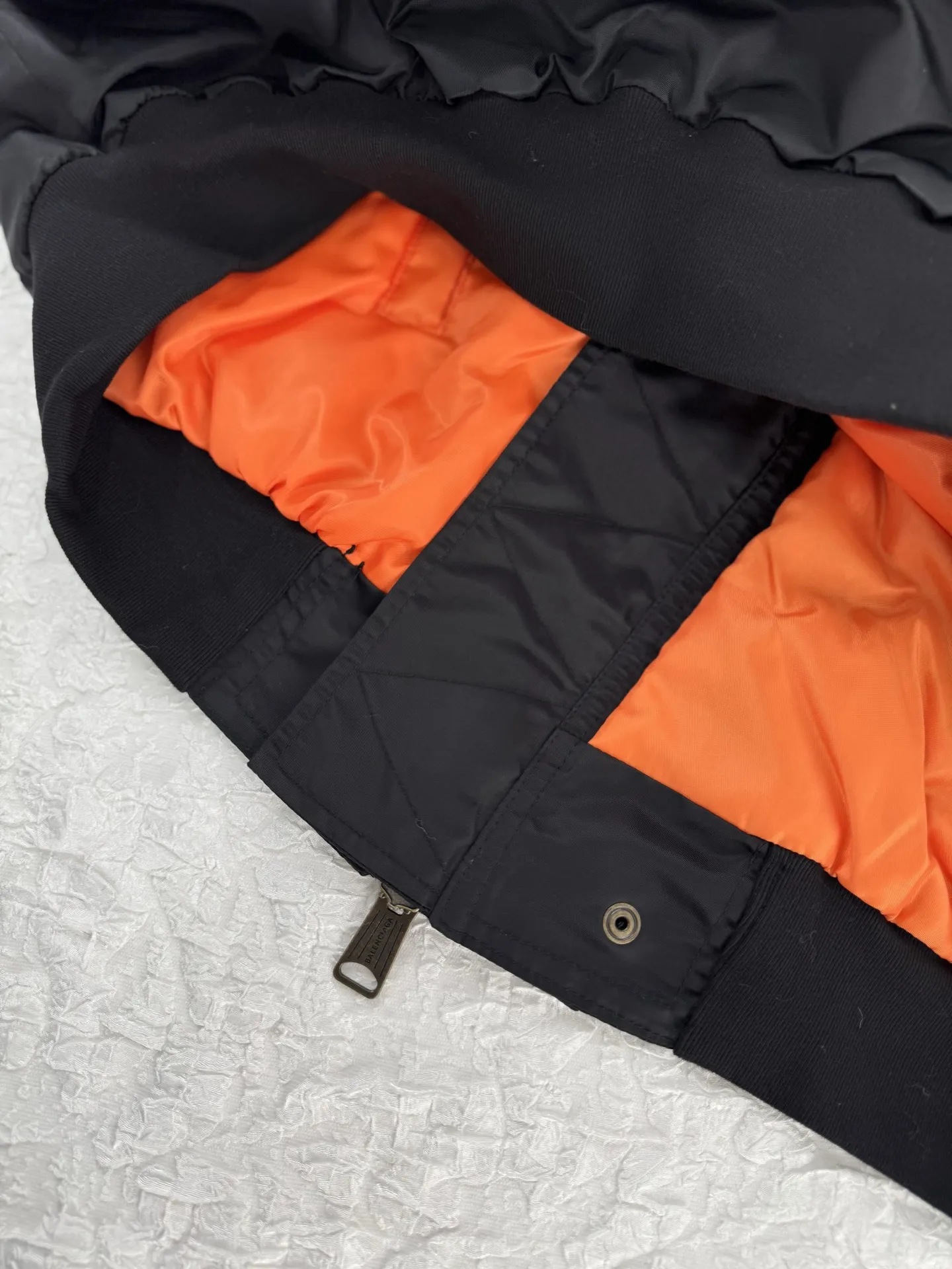 Tape Print Hooded Bomber Jacket D46021254 — view 7