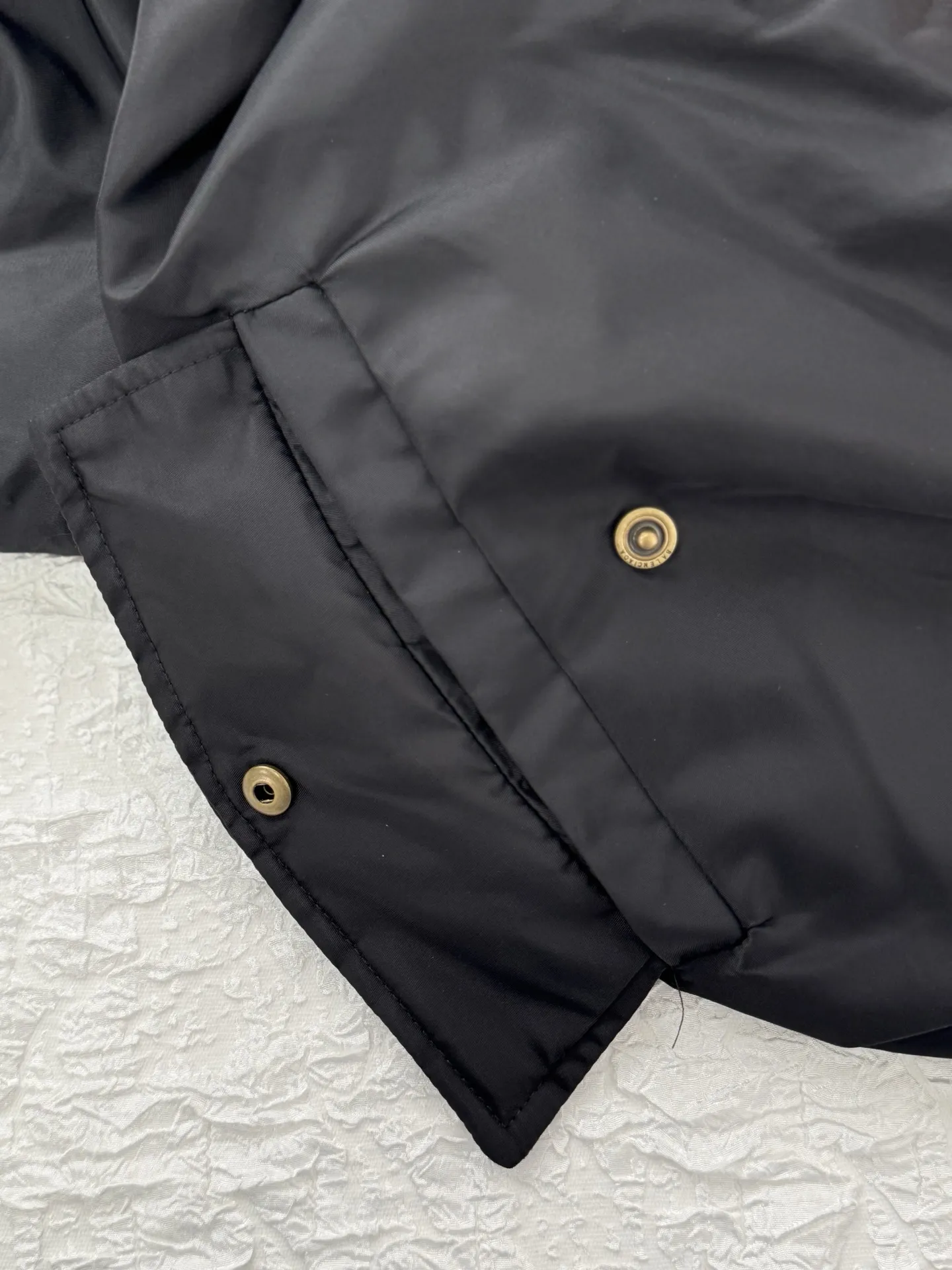 Tape Print Hooded Bomber Jacket D46021254 — view 8