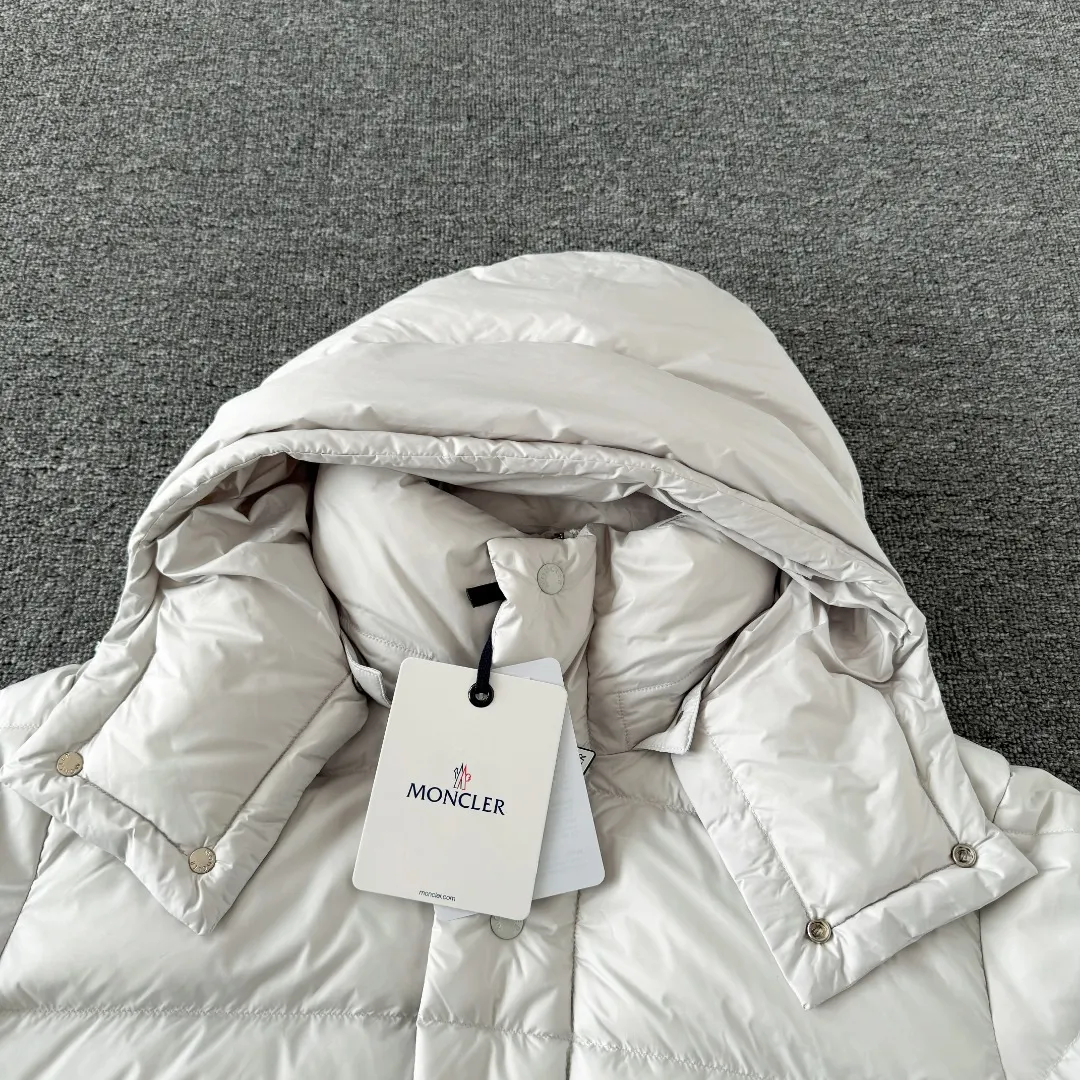 Maya 70th Anniversary Matte Down Puffer Jacket D47024781 — view 3