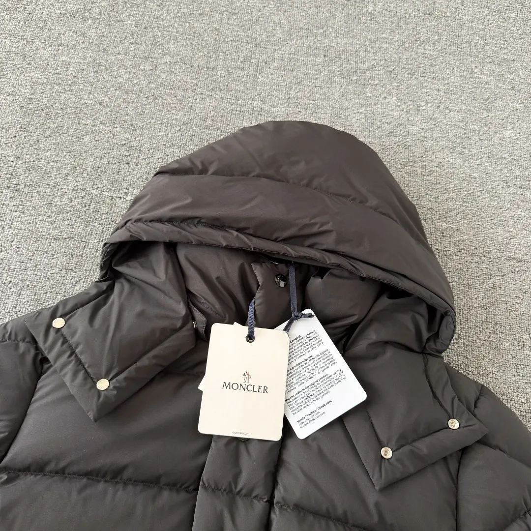 Maya 70th Anniversary Matte Down Jacket D47024784 — view 3