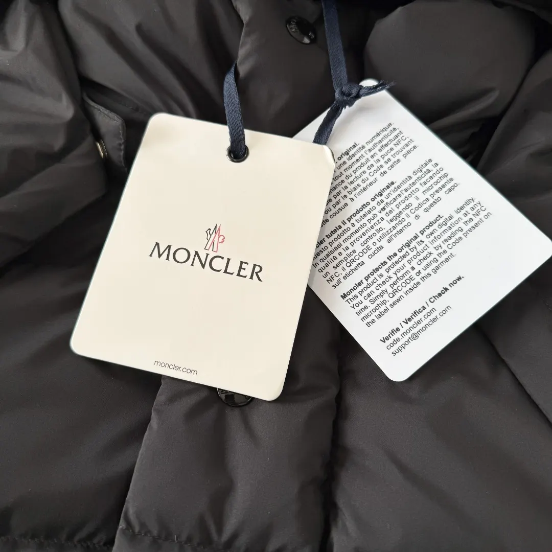 Maya 70th Anniversary Matte Down Jacket D47024784 — view 4