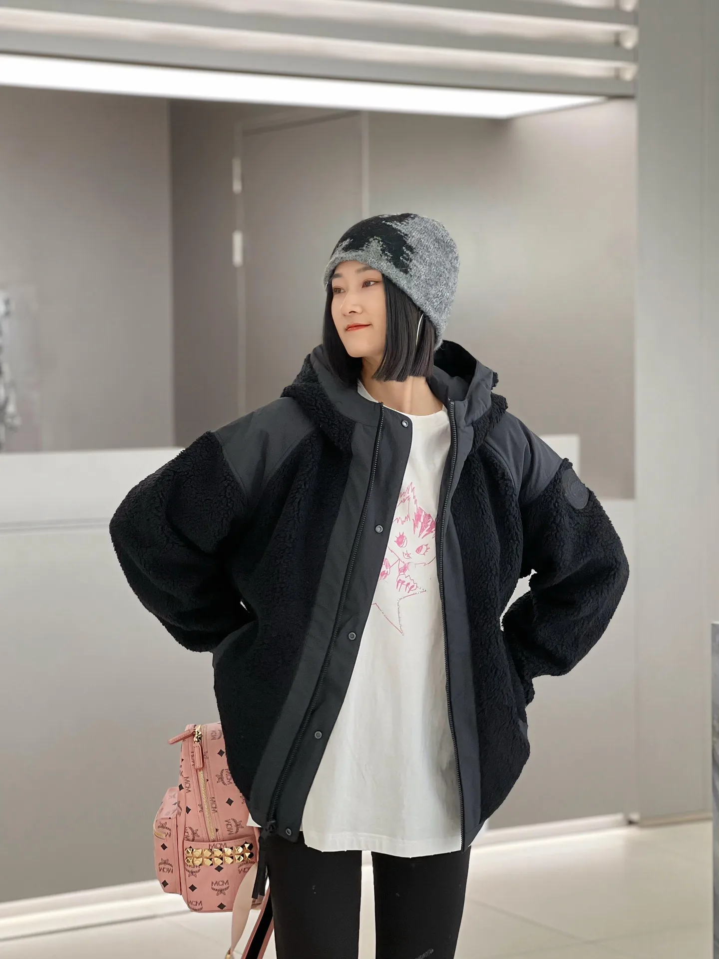 Alberni Reversible Fleece Bomber Jacket D48024078 — view 2