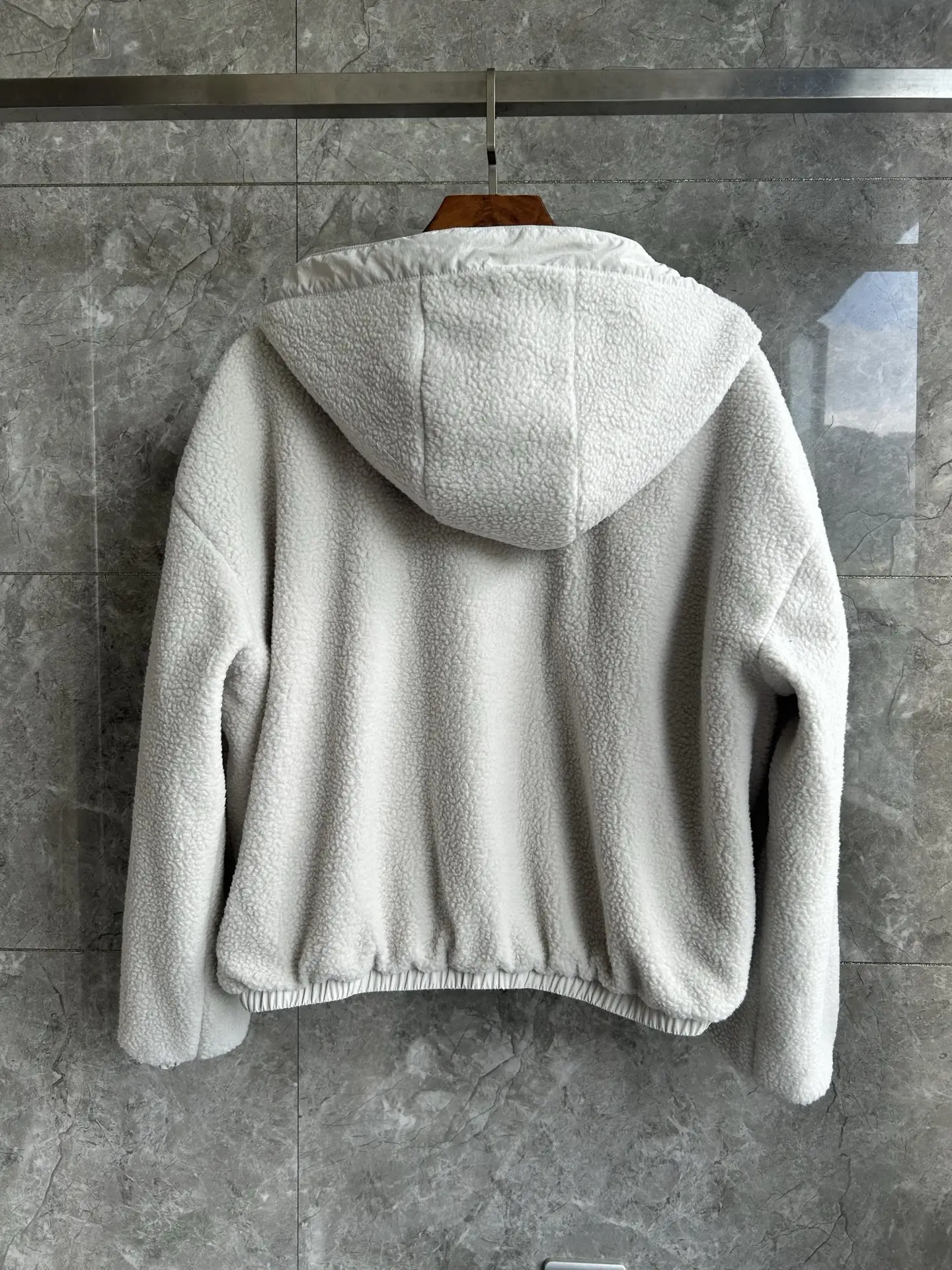 Alberni Reversible Fleece Hooded Jacket D48024080 — view 3