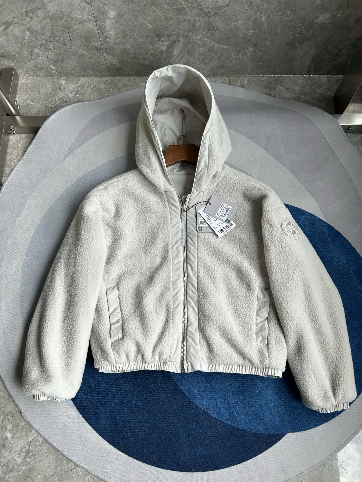 Alberni Reversible Fleece Hooded Jacket D48024080 — view 4