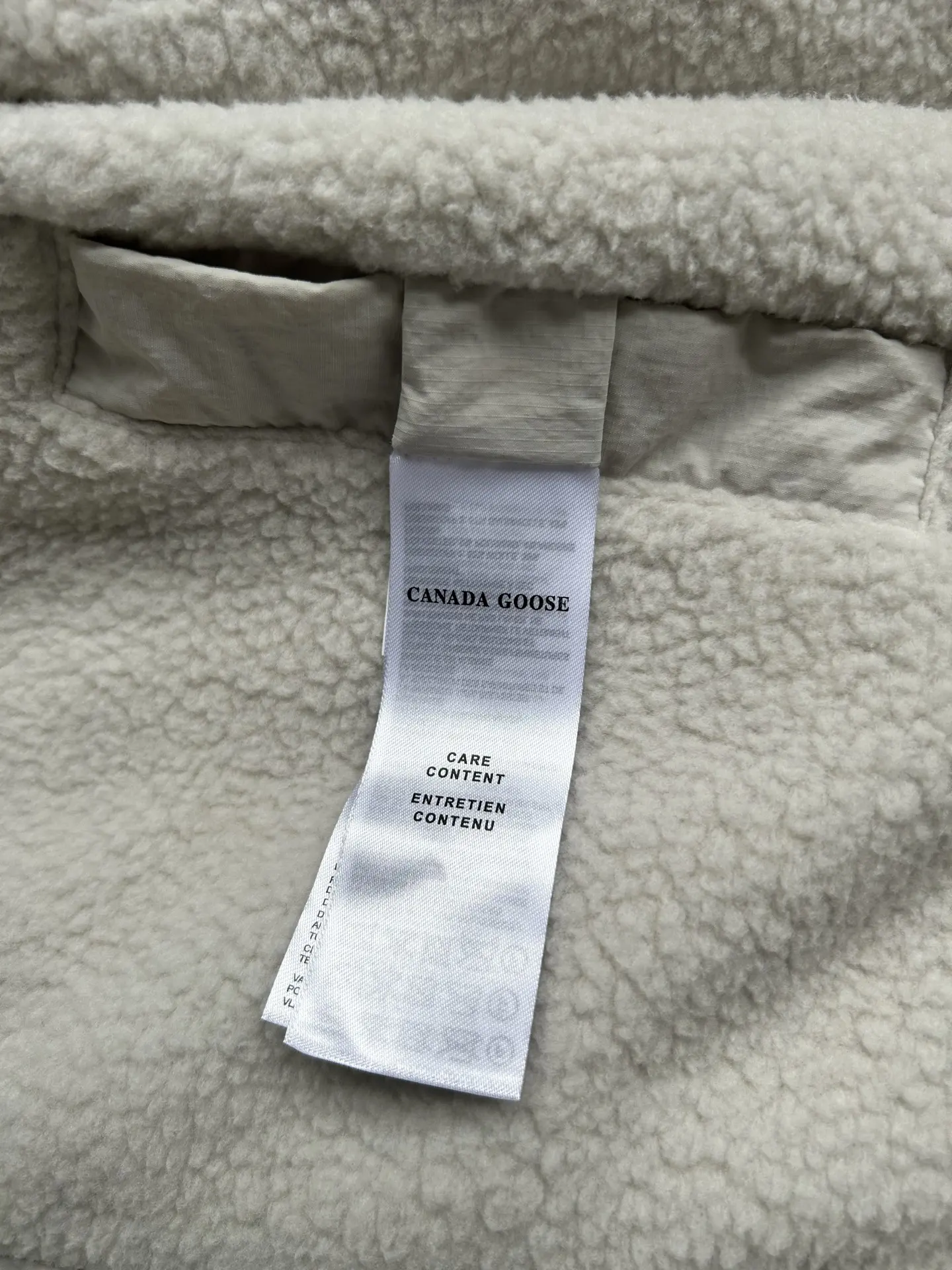 Alberni Reversible Fleece Hooded Jacket D48024080 — view 13