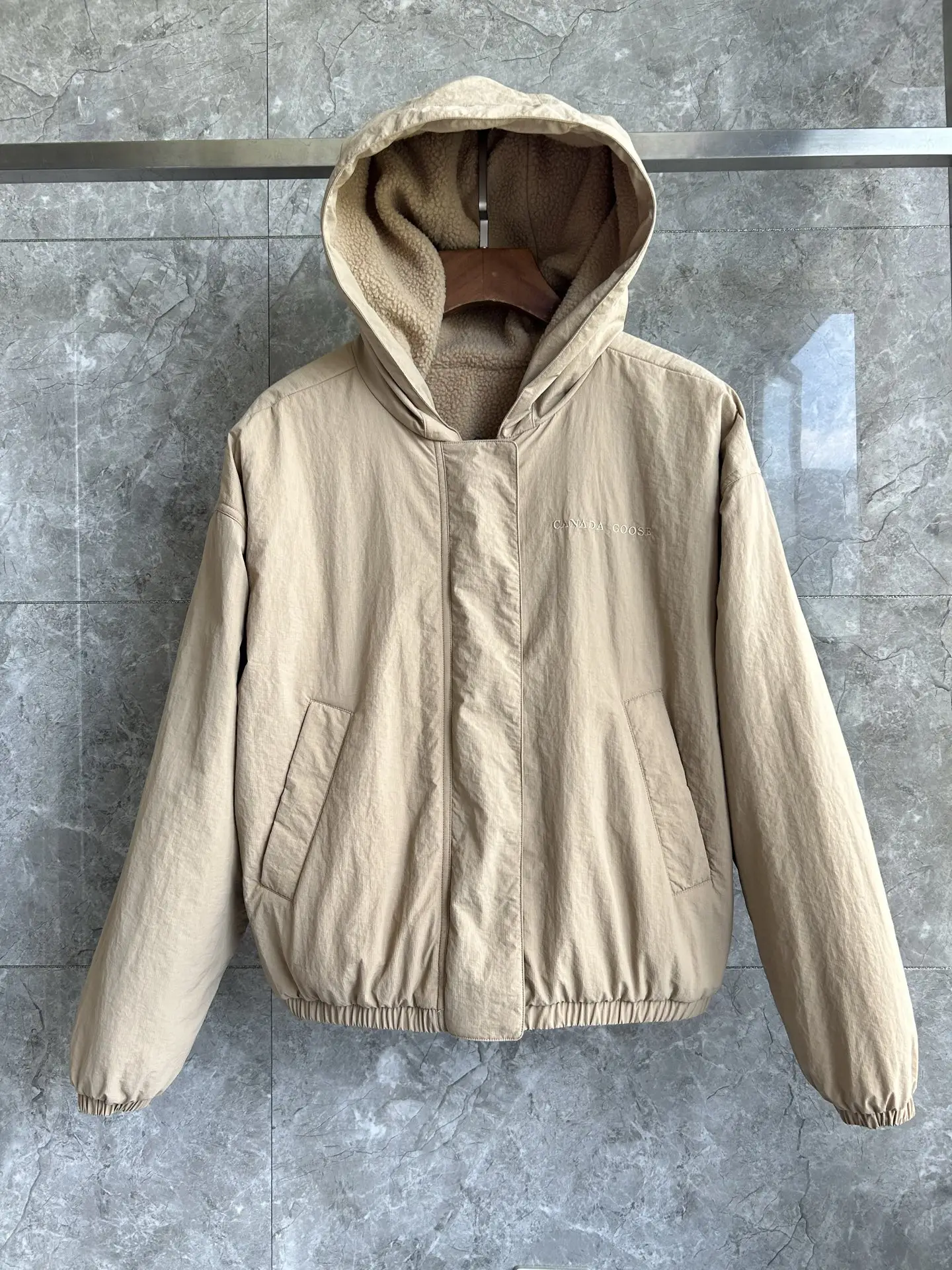 Alberni Reversible Fleece Hooded Jacket D48024083
