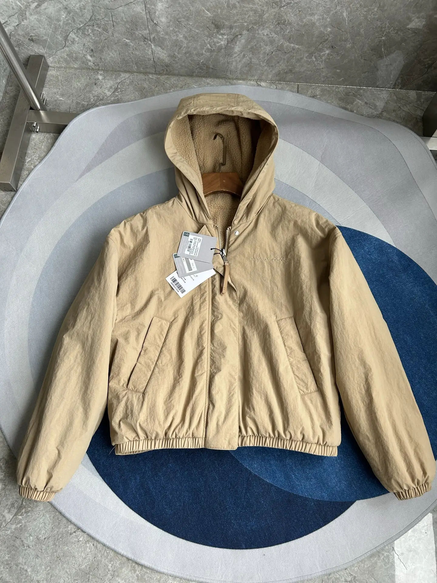 Alberni Reversible Fleece Hooded Jacket D48024083 — view 3