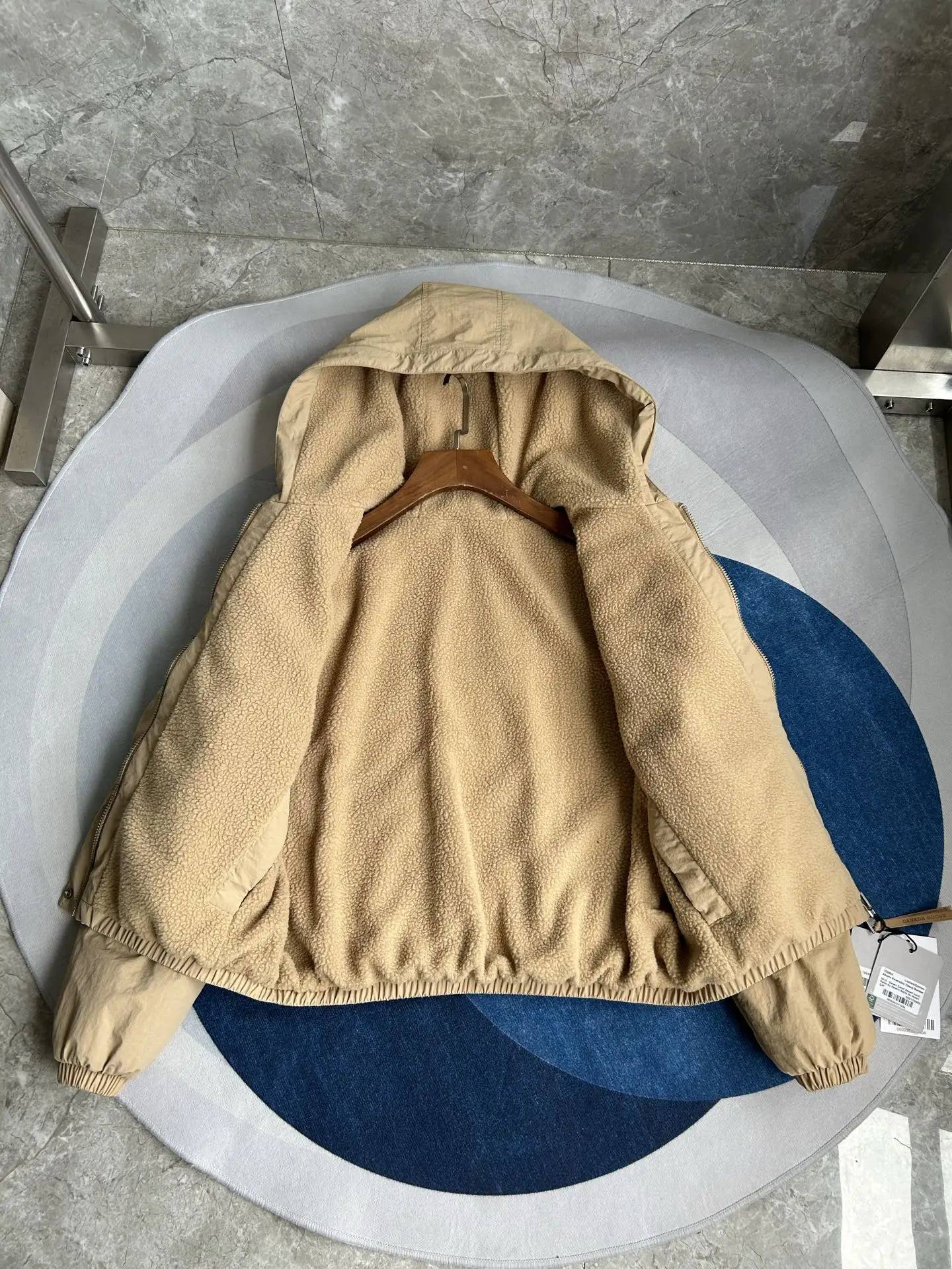 Alberni Reversible Fleece Hooded Jacket D48024083 — view 4