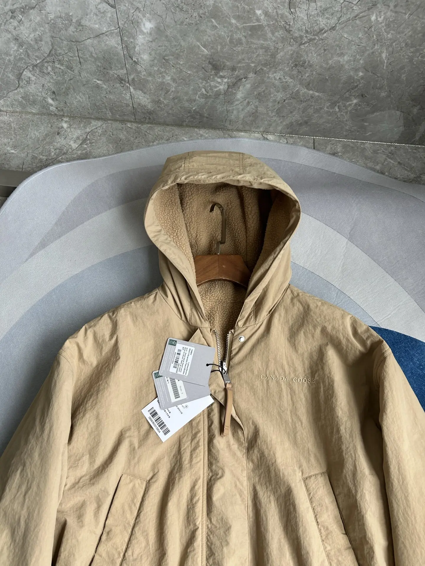 Alberni Reversible Fleece Hooded Jacket D48024083 — view 16