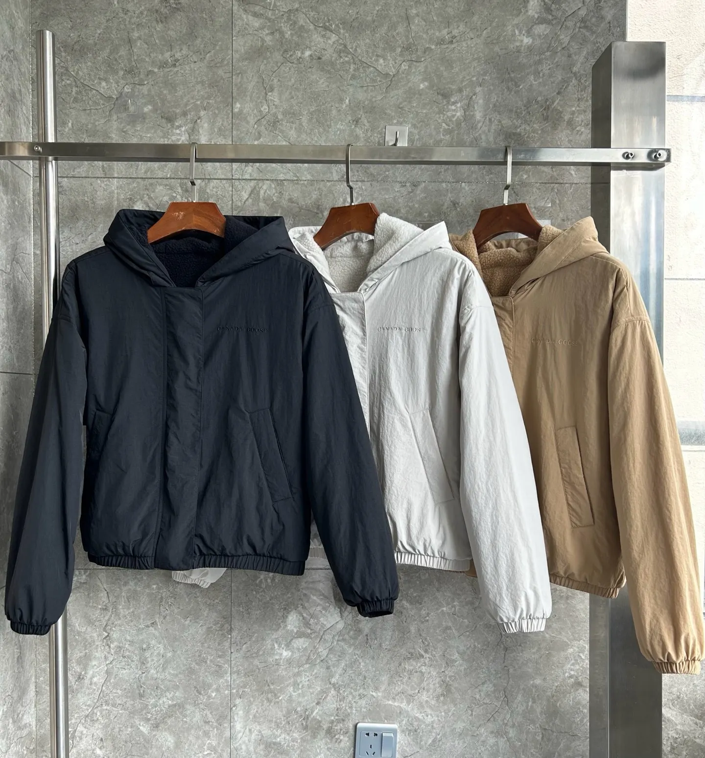 Alberni Reversible Fleece Hooded Bomber Jacket D48024077 — view 5