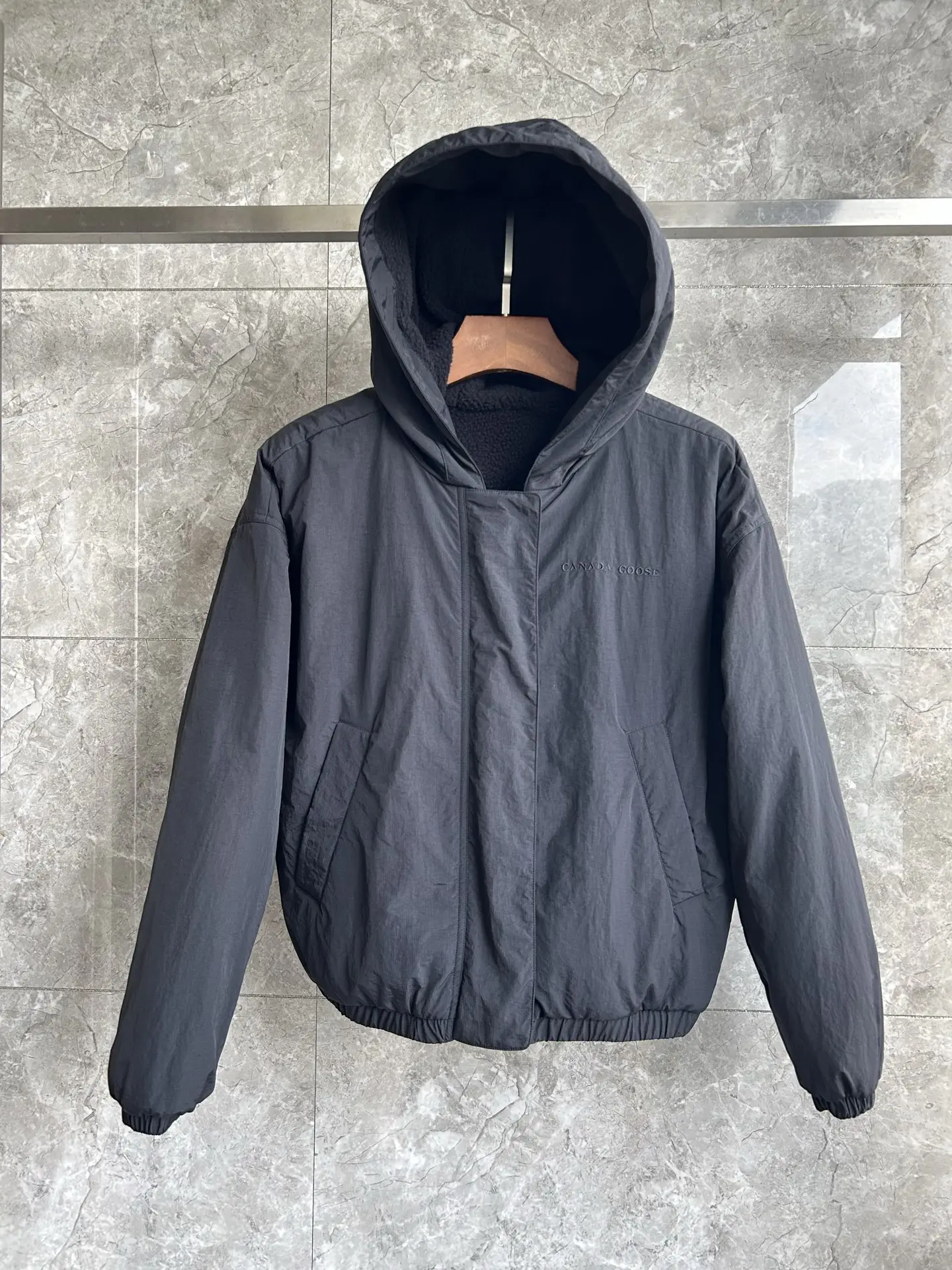 Alberni Reversible Fleece Hooded Jacket D48024079