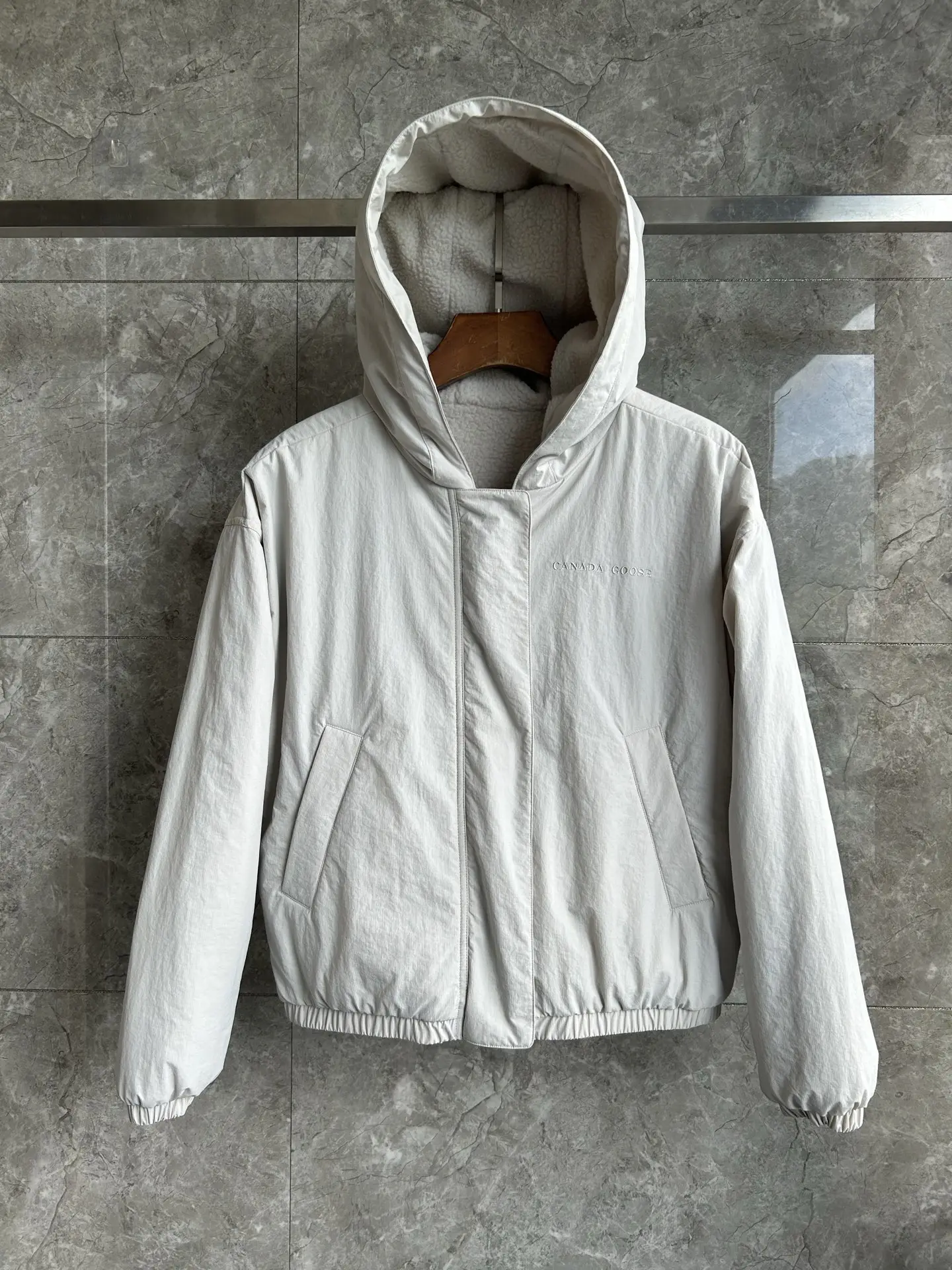 Alberni Reversible Fleece Hooded Jacket D48024081