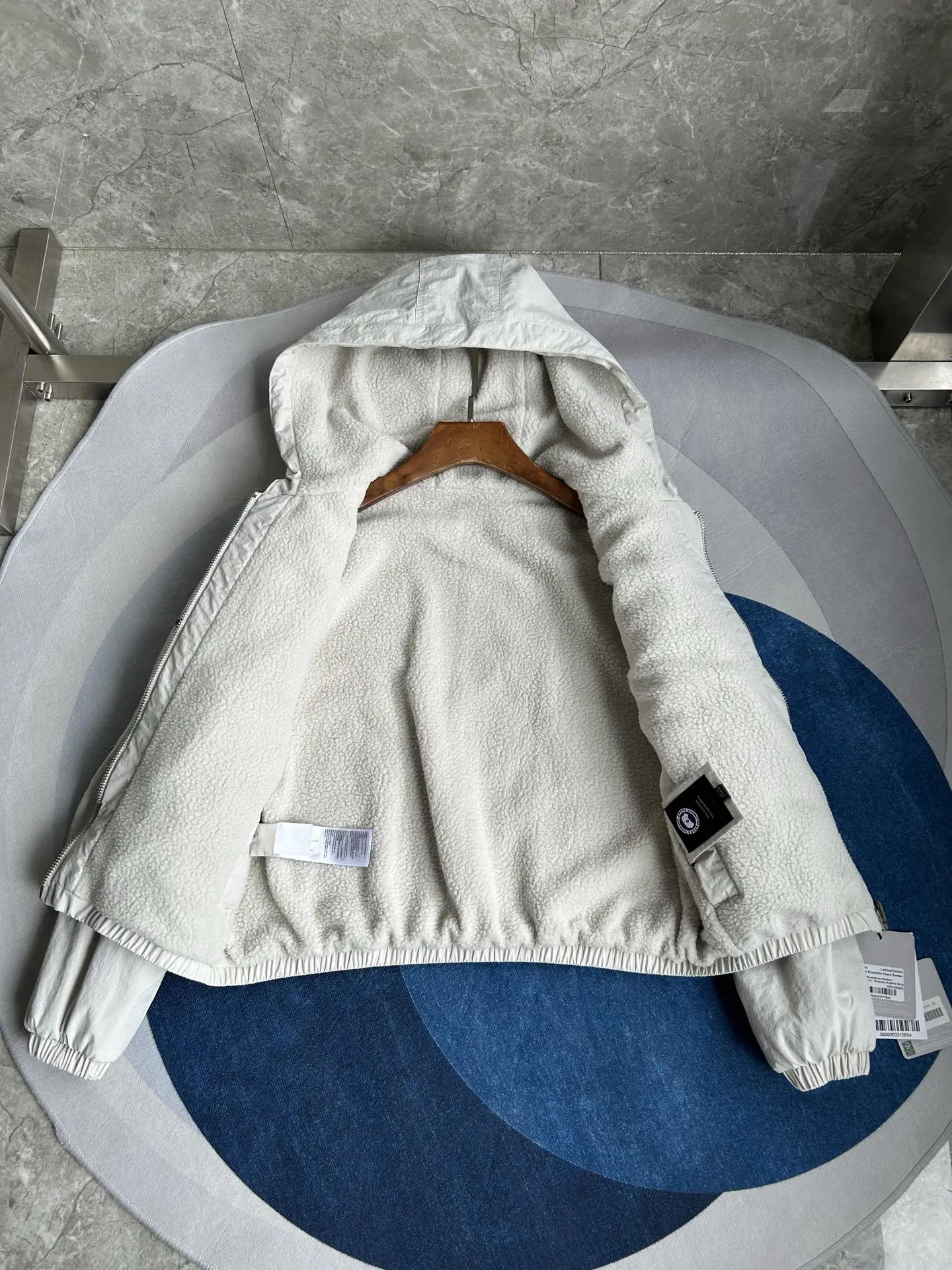 Alberni Reversible Fleece Hooded Jacket D48024081 — view 4