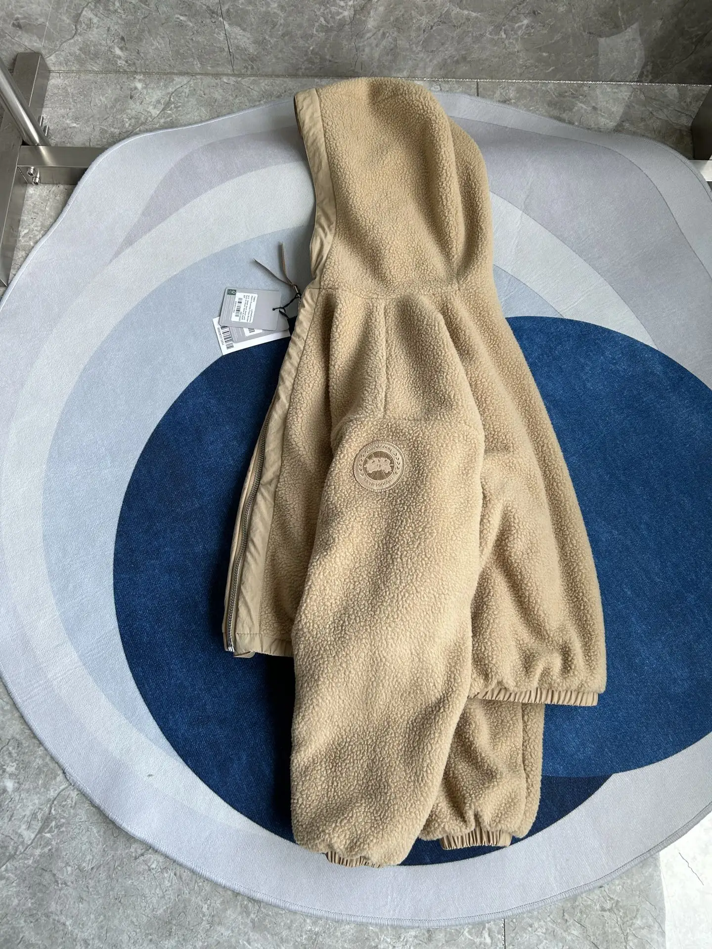 Alberni Reversible Hooded Fleece Bomber Jacket D48024082 — view 6