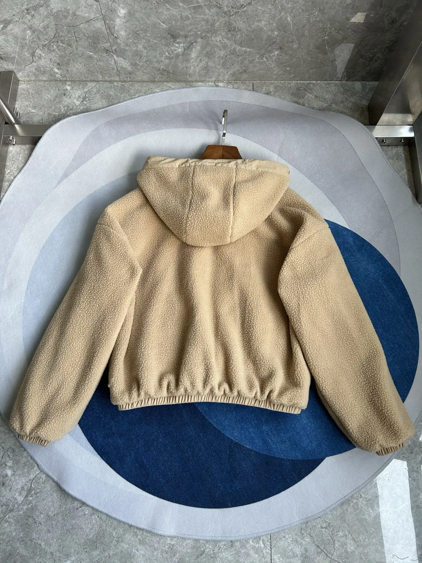 Alberni Reversible Hooded Fleece Bomber Jacket D48024082 — view 7