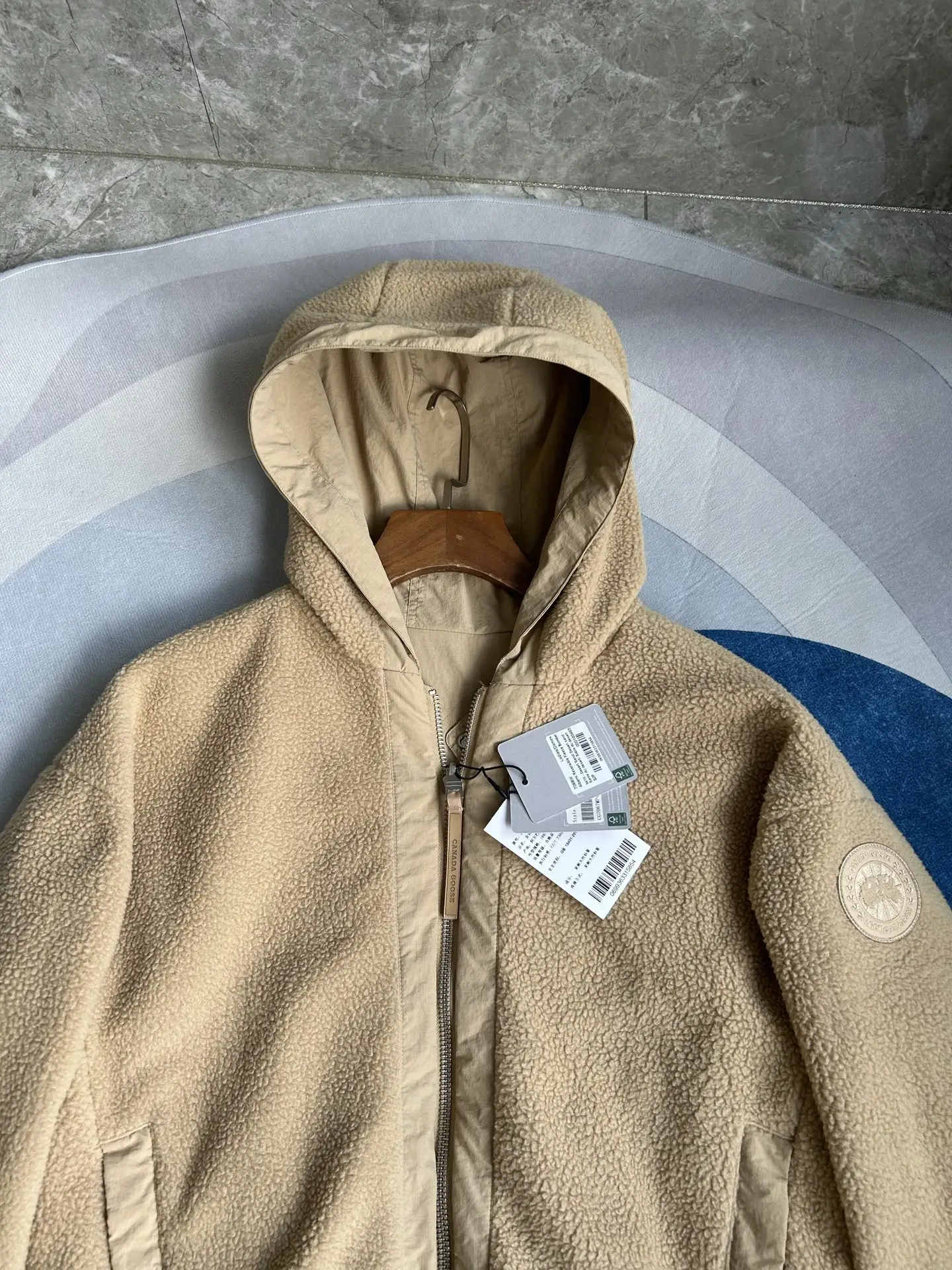 Alberni Reversible Hooded Fleece Bomber Jacket D48024082 — view 14