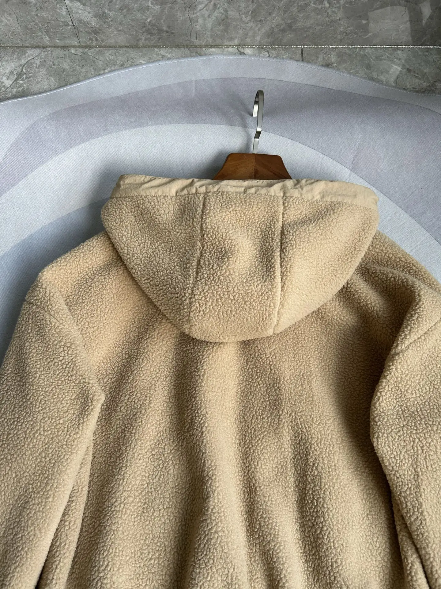 Alberni Reversible Hooded Fleece Bomber Jacket D48024082 — view 16