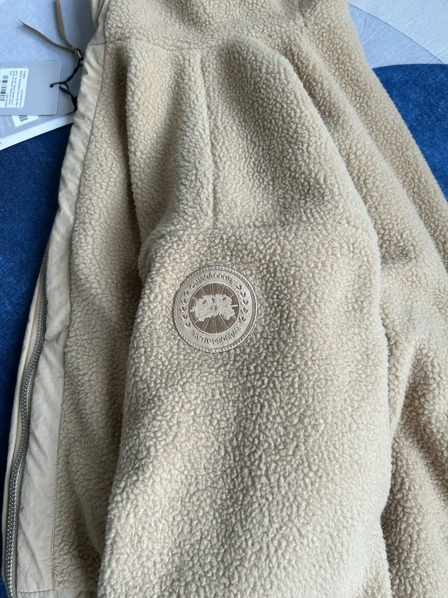 Alberni Reversible Hooded Fleece Bomber Jacket D48024082 — view 21